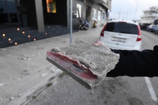 Šibenik: Olujna bura rušila dijelove fasade u središtu grada