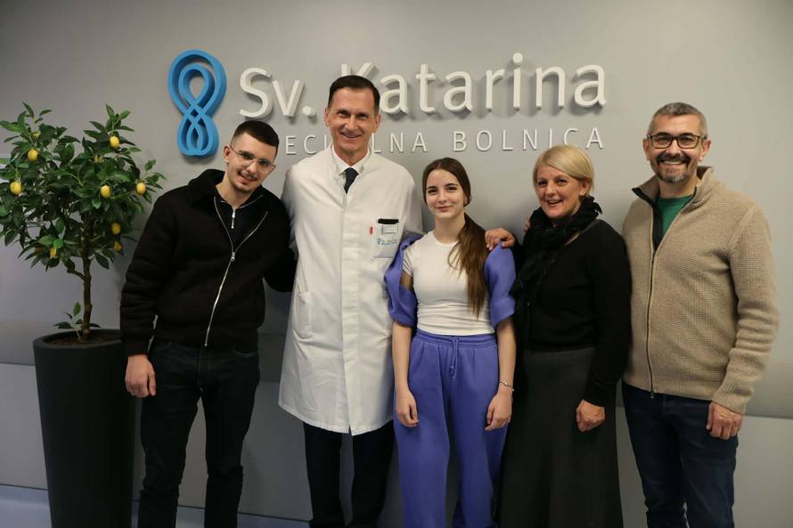 Ella opet hoda. Djevojka koja je preživjela tragediju u Sarajevu  nastavila je liječenje u Zagrebu