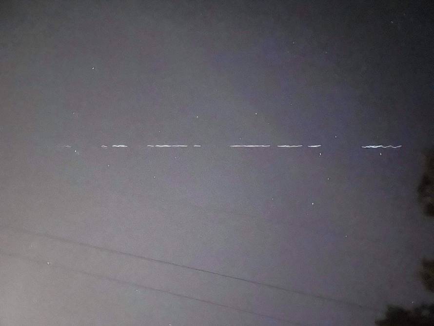 VIDEO 'Pa što je ovo na nebu?!' Nije NLO ni kineska raketa, radi se o satelitima Elona Muska