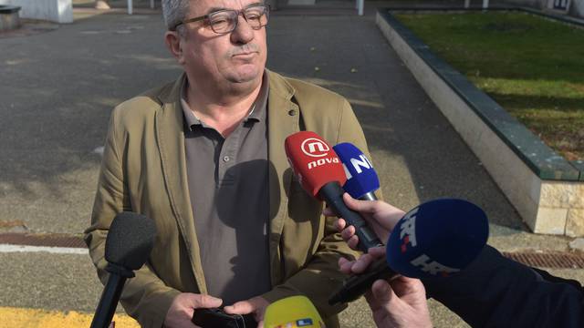Zadar: Ravnatelj Å¡kole u kojoj je uÄenik Å¾igosao uÄenicu dao izjavu medijima