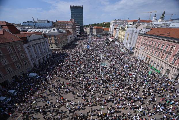 Tisuće prosvjednika preplavile središte Zagreba zbog otpada u Lici