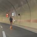 NEVJEROJATNO Romobilom vozio kroz tunel na rije&ccaron;koj obilaznici: 'To treba zabraniti'