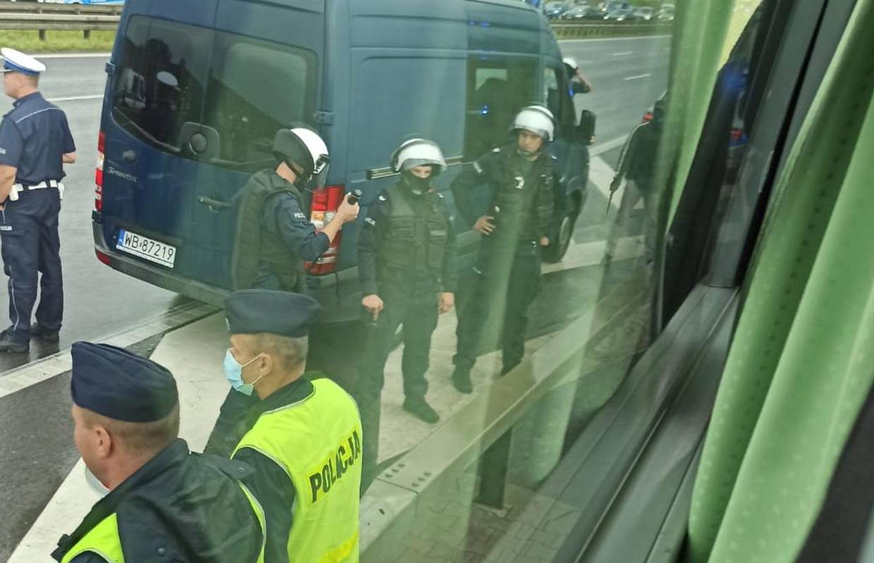 Poljska policija zaustavila 150 Boysa prije ulaza u Varšavu!