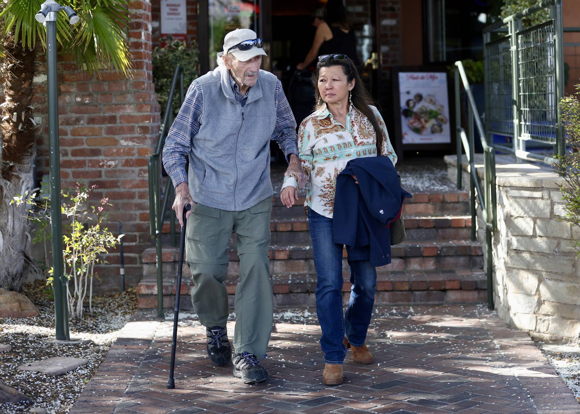 EXCLUSIVE: PREMIUM EXCLUSIVE RATES APPLY: Gene Hackman And Wife Betsy Arakawa Seen Out On A Super Rare Outing On And Early Dinner Date - 28 Mar 2024