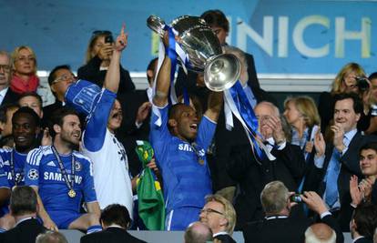 Nije im dobro dati trofej u ruke: Chelsea ih uvijek uspije razbiti