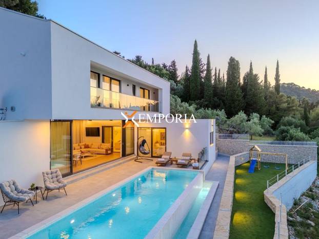 FOTO Mjesto za savršen bijeg: Svi žele ovu vilu na Ugljanu s predivnim pogledom na Zadar