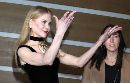 Nicole Kidman mamila poglede u haljini sa prorezom na nozi: Pokazala je i zavidnu liniju