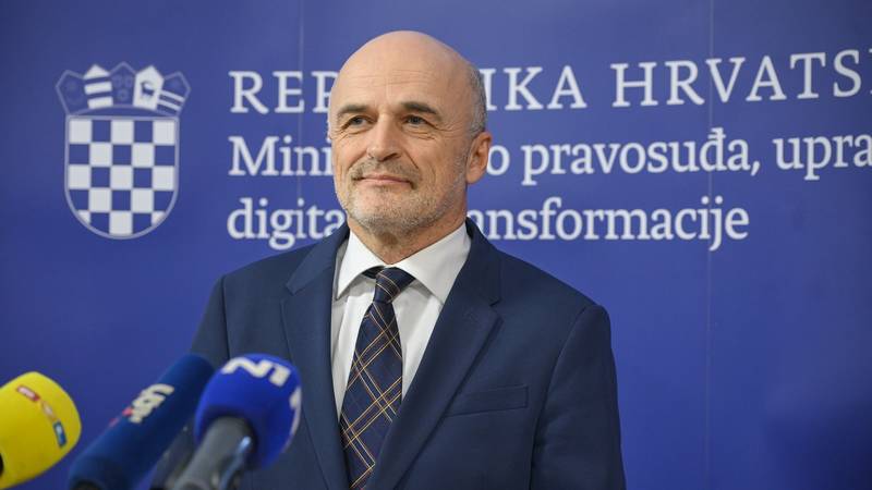 Na razpis za predsednika Vrhovnega sodišča prispela le ena, a neveljavna prijava