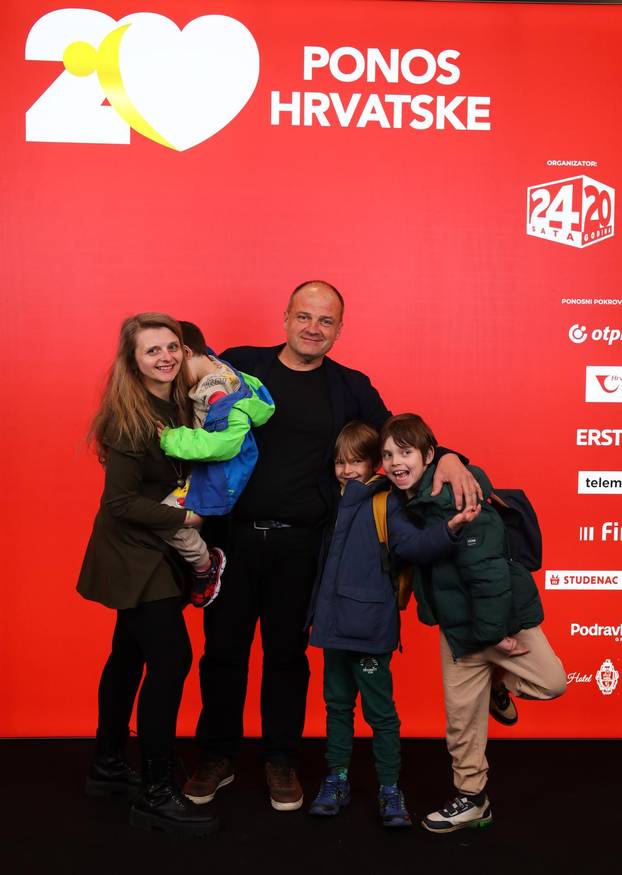 Zagreb: Svečana dodjela nagrade Ponos Hrvatske, fotografiranje prije početka dodjele 