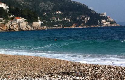Turisti u Dubrovniku su uoči Uskrsa otvorili sezonu kupanja