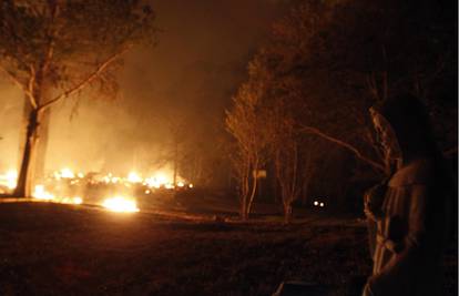 U Teksasu se bore s požarima, vatra progutala oko 1000 kuća