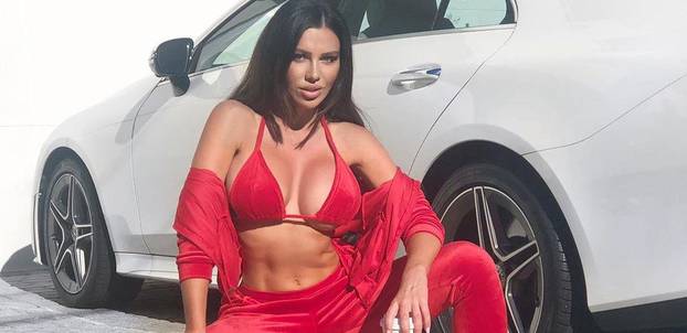 FOTO Stanija mamila poglede u 'vrućoj' haljini: Pogledajte kako se ona mijenjala kroz godine...