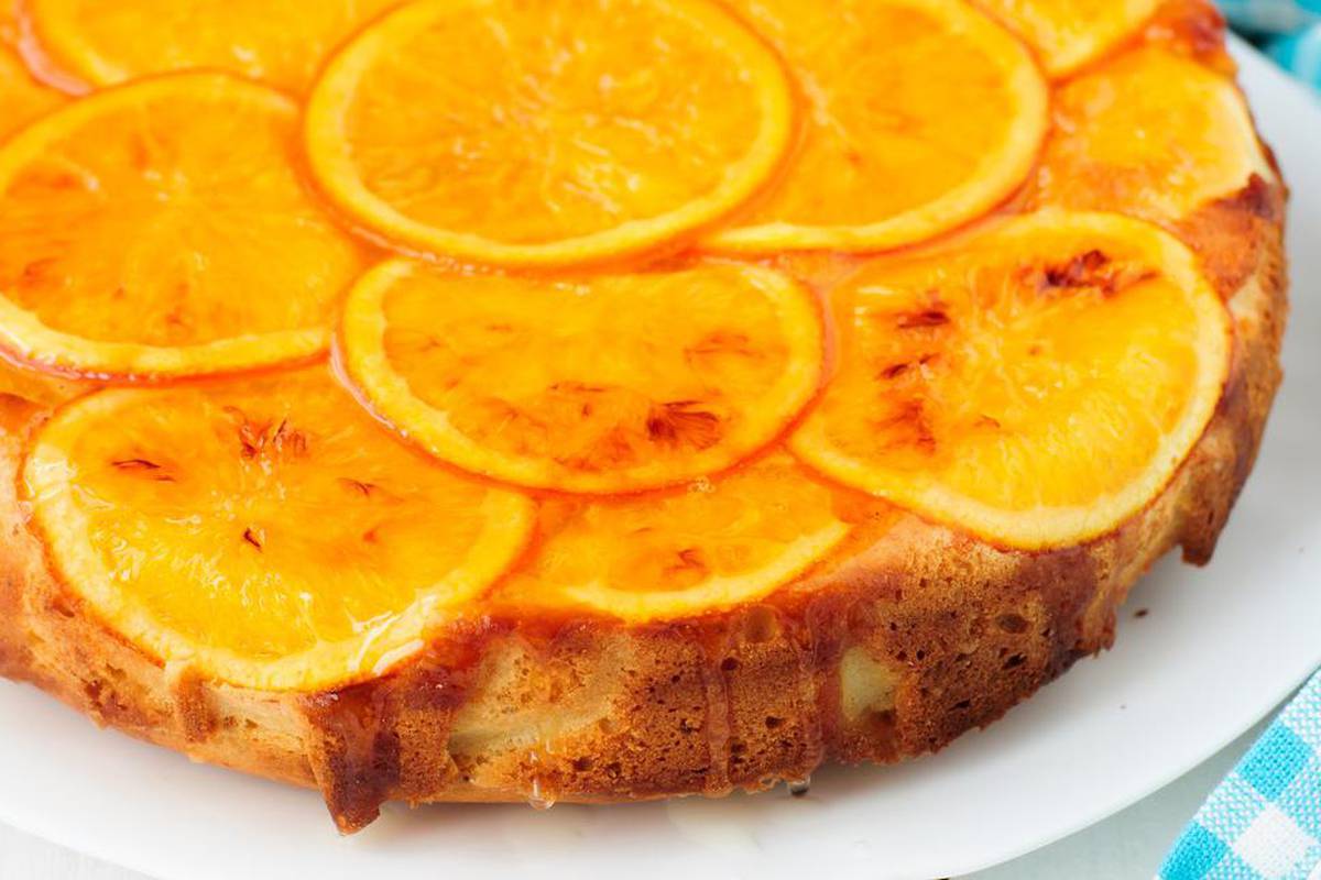 Naopaki kolač sa narančama i jogurtom koji se topi u ustima