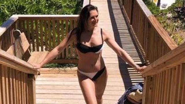 Brooke se skinula u bikini kako bi dala pozitivan primjer kćeri