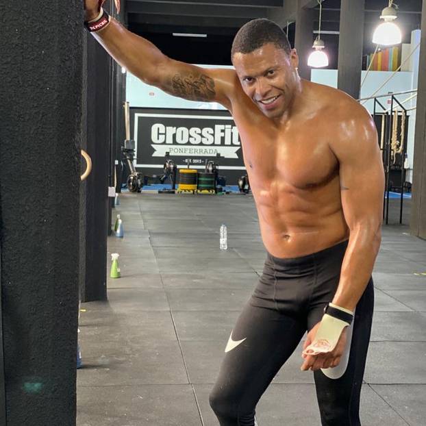 FOTO Trening, kile, mišići, žile: Ovi nogometaši objesili su svoje kopačke o klin i primili se utega