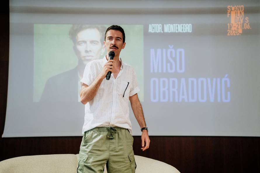 FOTO U ljetnom kinu tražila se ležaljka više: Evo kako je bilo drugog dana Slano Film Daysa