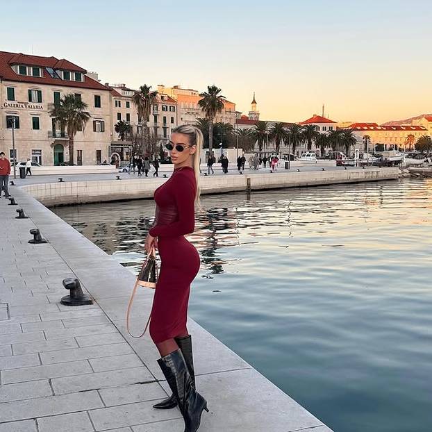 FOTO Kakve fotke! Pogledajte zavidnu liniju Lare - naše domaće fitness influencerice