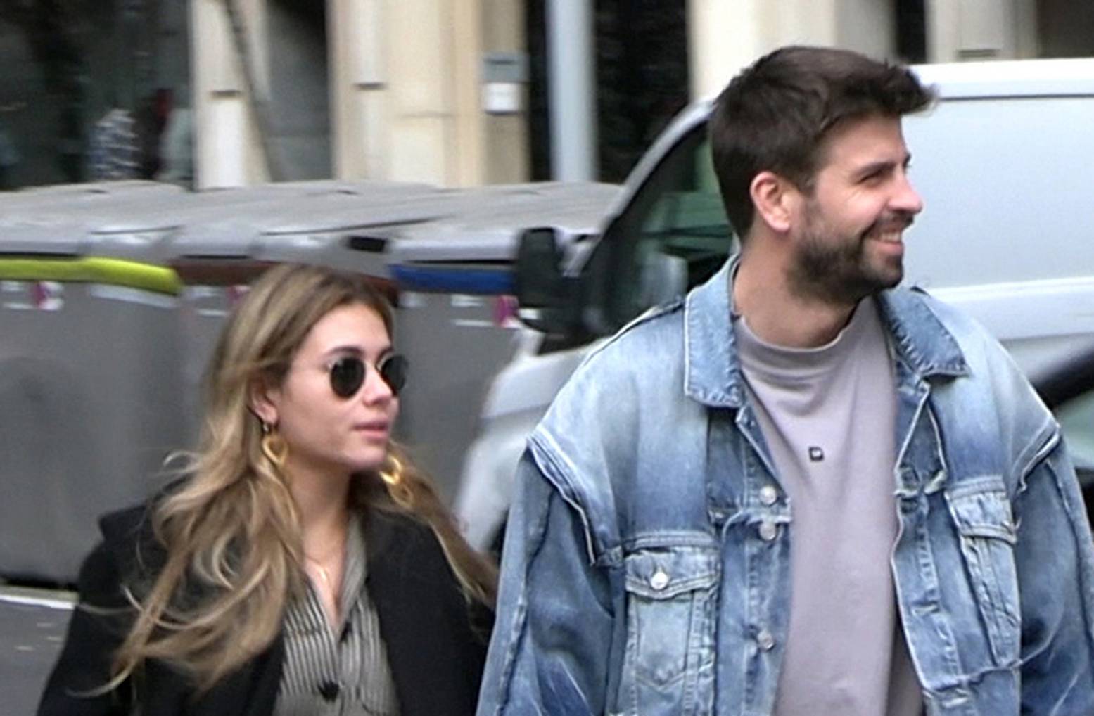 Gerard Piqué and Clara Chía stroll hand in hand through the streets of Barcelona