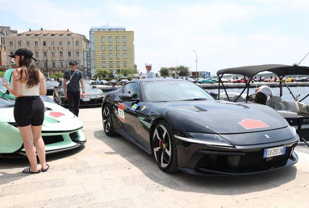 Šibenik: Turneja Ferrari Cavalcade 2026. s više od 120 Ferrarija na šibenskoj rivi