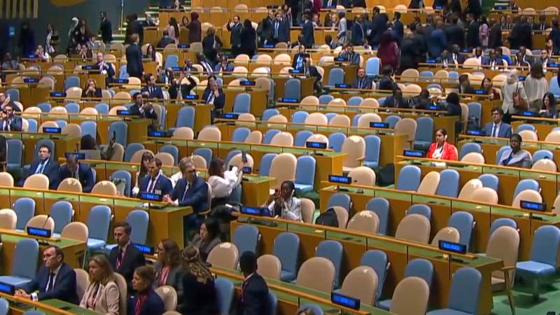 VIDEO: Vučić ostao dok su mnogi napuštali dvoranu tijekom Netanyahuova govora
