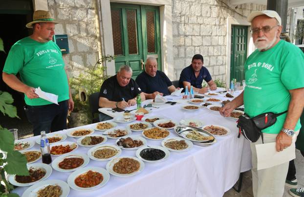 Kaštela: Najveća do sada “Fešta o boba”.