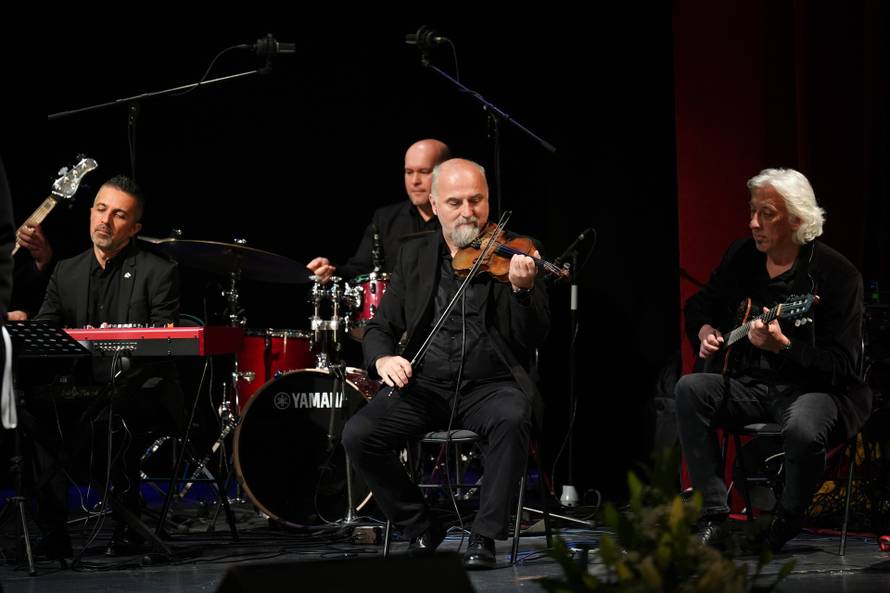 FOTO Emotivna komemoracija: O Halidu pričali njegovi bližnji, mnogi nisu mogli sakriti suze...