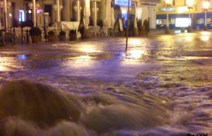 I Zagreb dobio 'slapove': Pukla je cijev i poplavila glavni trg