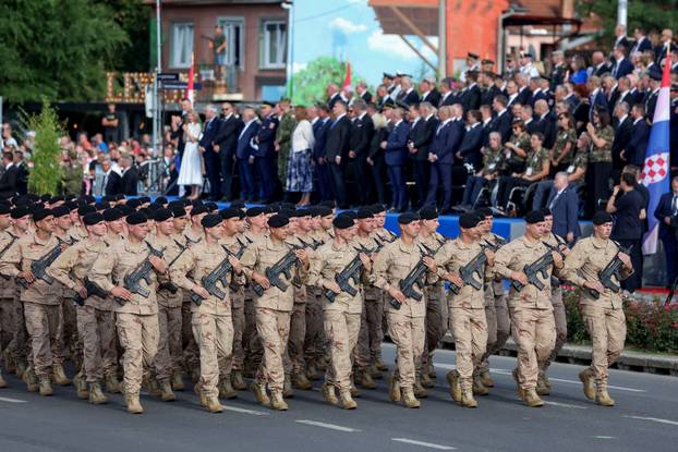 Zagreb: Svečani vojni mimohod u povodu 30 godina VRO Oluja