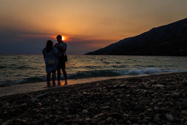Bol:  Predvečerje na Zlatnom Ratu