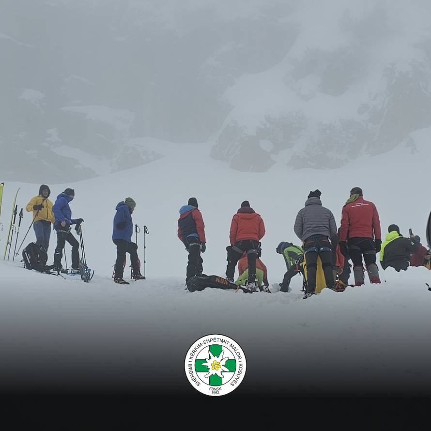 Užas u Crnoj Gori: Pred grupom planinara iz Hrvatske vodič se survao niz klisuru i poginuo