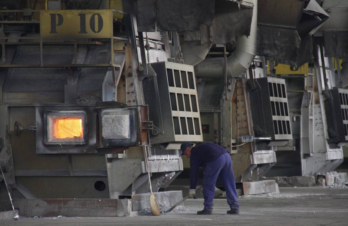 Radnici, uprava i političari žele opet proizvodnju u Aluminiju