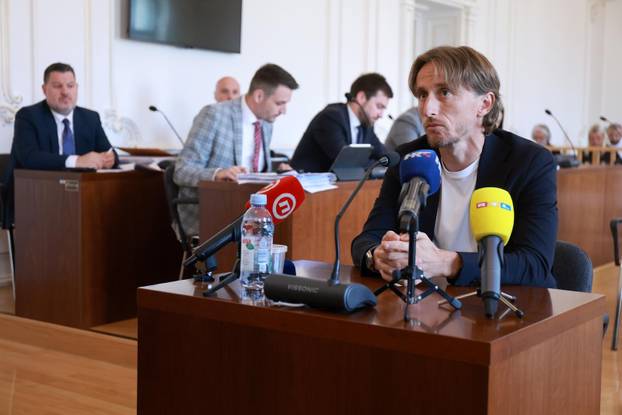 Osijek: Luka Modrić svjedočio je na suđenju braći Mamić i ostalima