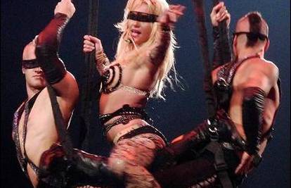 Britney bi šipku za striptiz u svojoj hotelskoj sobi...
