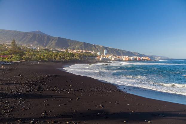 Playa Jardin beach against El Teide volcano