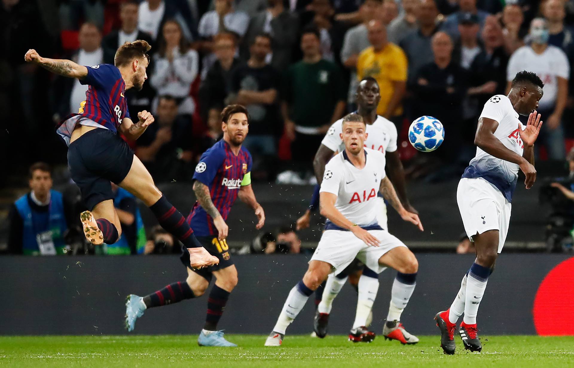 Tottenham Hotspur v Barcelona - UEFA Champions League - Group B - Wembley Stadium