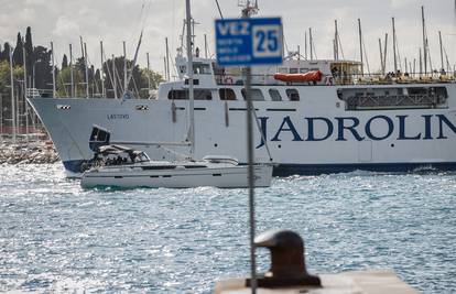 Kobna rampa trajekta Lastovo sinoć se podigla sama. Zašto je pala i usmrtila trojicu radnika?