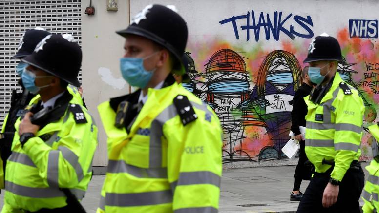 Britanski stručnjaci: 'Ključno je djelovati na vrijeme, ne čekati da hospitalizacije eksplodiraju'