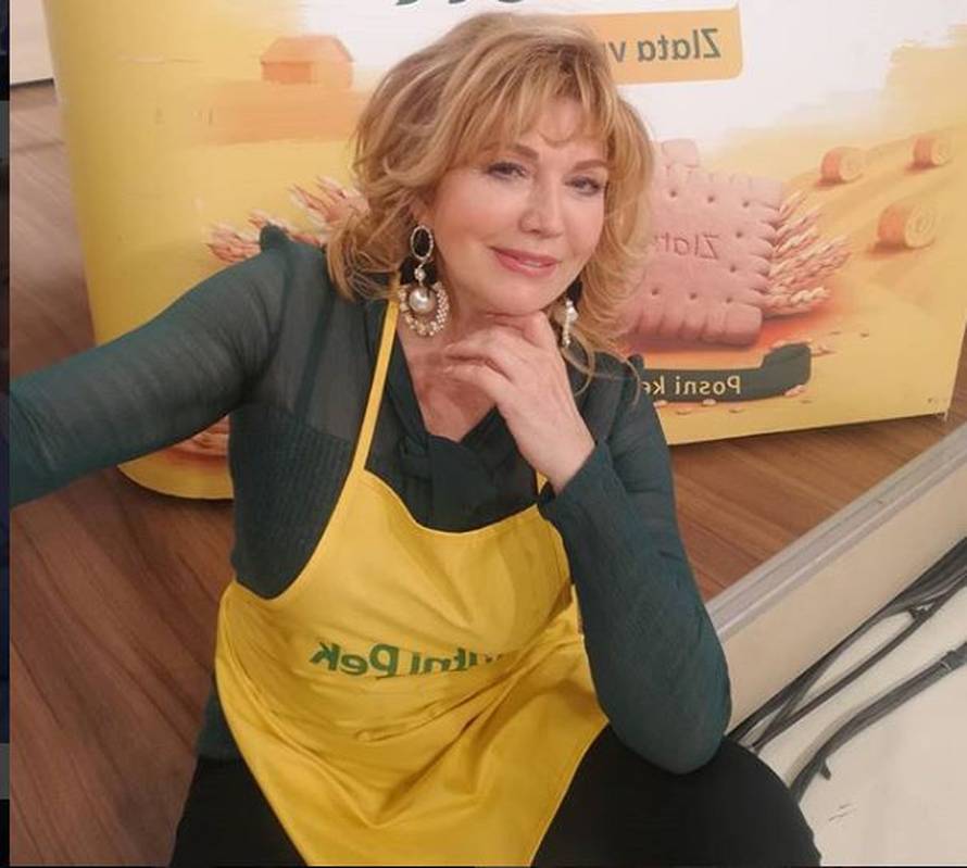 Mančić: 'Hakirali su mi telefon, ne otvarajte poruke od mene...'