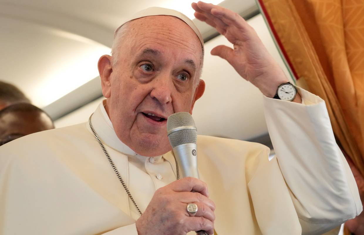 Papa Franjo pomaže preseliti 50 migranata iz Cipra u Italiju