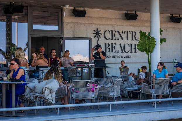 Split: Novootvoreni kafići na Žnjanskom platou: Gaal i Central Beach