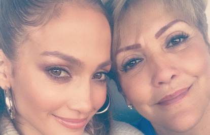 Jennifer Lopez čestitala majci 79. rođendan: 'Kao sestre!'