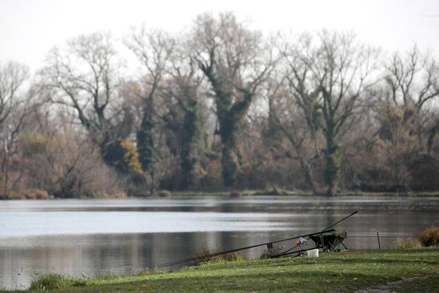 Sunčan dan na jezeru Savica