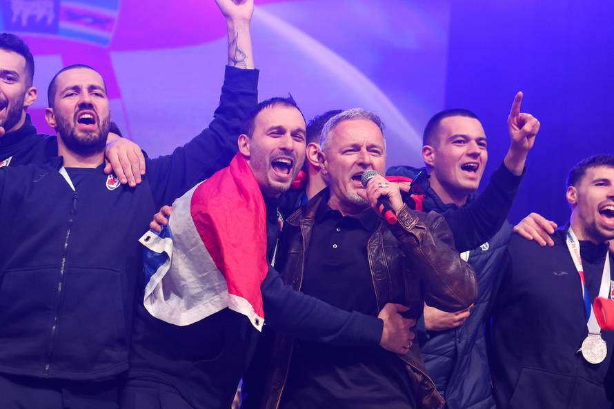 Zagreb: Marko Perković Thompson nastupio na svečanom dočeku hrvatske rukometne reprezentacije