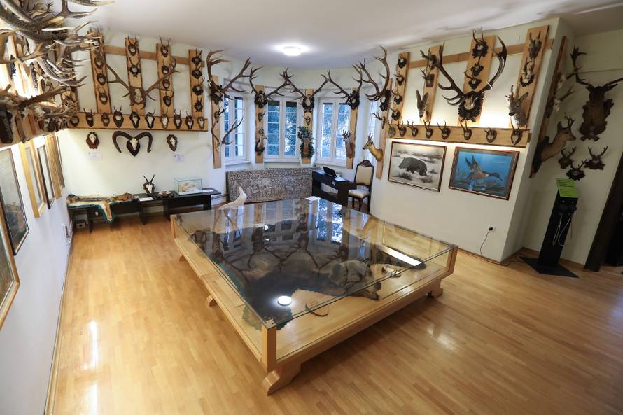 24SATA Izložba "100 godina hrvatskog lovstva" u Lovačkom muzeju