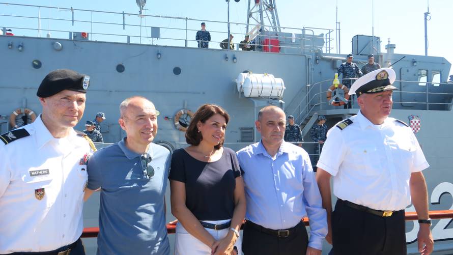 Krstičević stigao na Vis: Velika potraga za stradalim pilotima