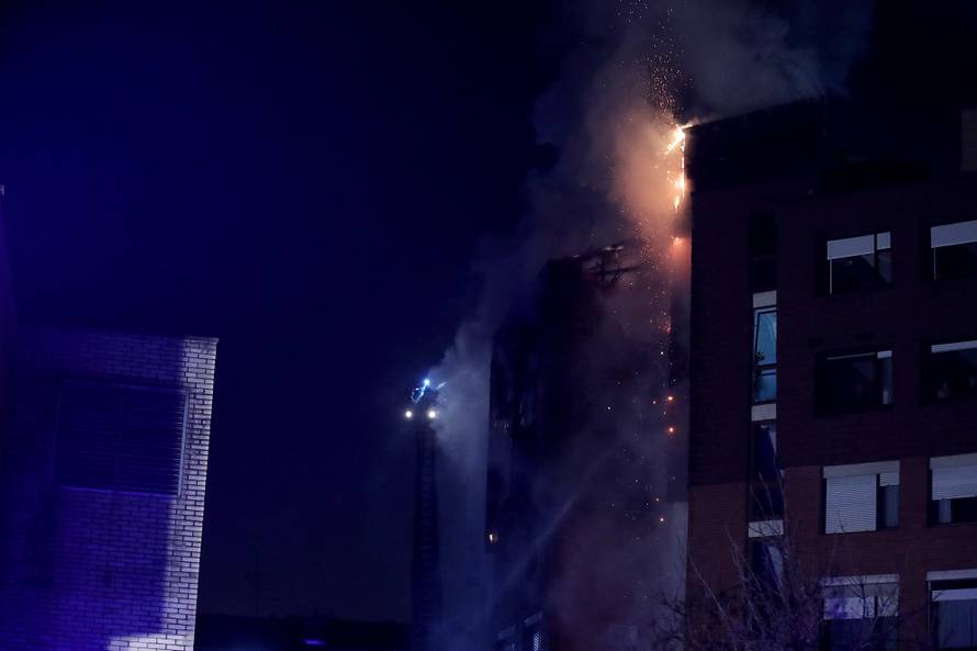 Vatrogasci i dalje na požarištu: 'Susjeda je vrištala, u šoku je'