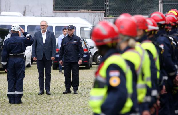 Zagreb: Postrojavanje drÅ¾avne intervencijske postrojbe civilne zaÅ¡tite