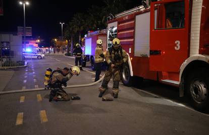Novi požar u Splitu: Usred noći  izgorjeli automobil i motocikl
