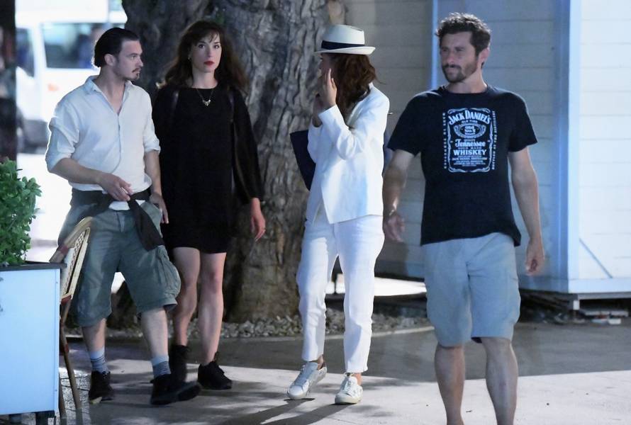 Niko KranjÃ¨ar, Zrinka CviteÅ¡iÃ¦ i DuÅ¡an BuÃ¨an druÅ¾ili se nakon predstave "Tko pjeva zlo ne misli"