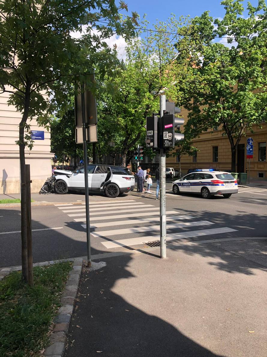 'Honda se zabila u Land Rover, istraga nesreće je u tijeku...'